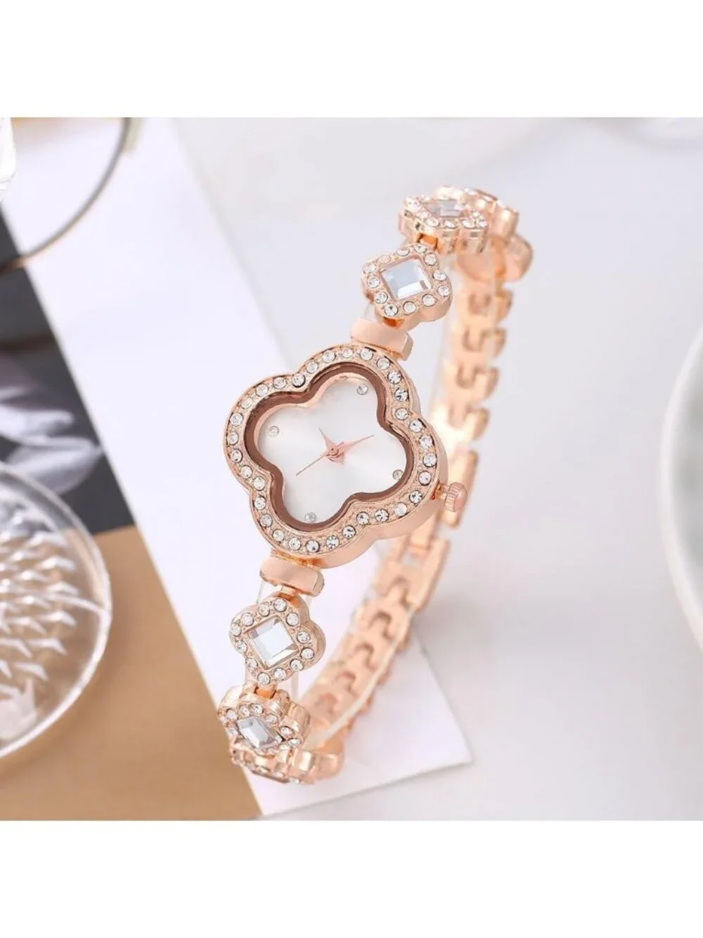 Women's White Diamond Bracelet Fashion Dress Quartz Luxury Elegant Wrist Watch